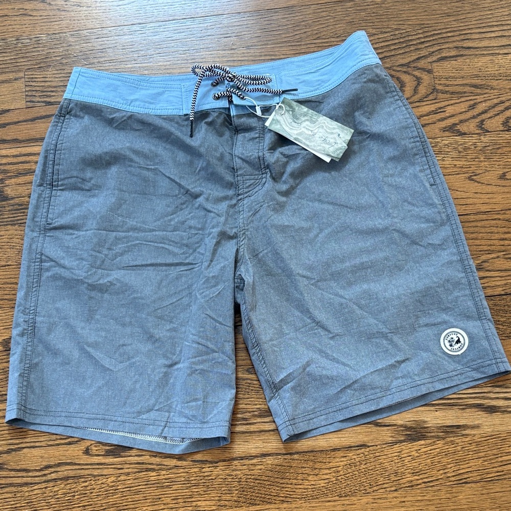 SurfCuz NWT Men's Blue & grey Two-Tone board shorts, 32